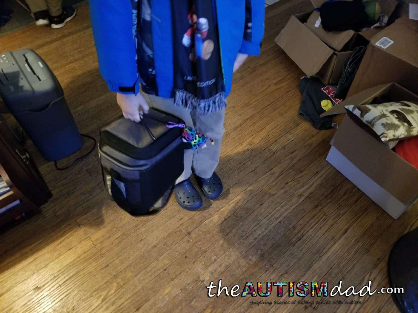 Holy Shit!! He's kinda wearing shoes