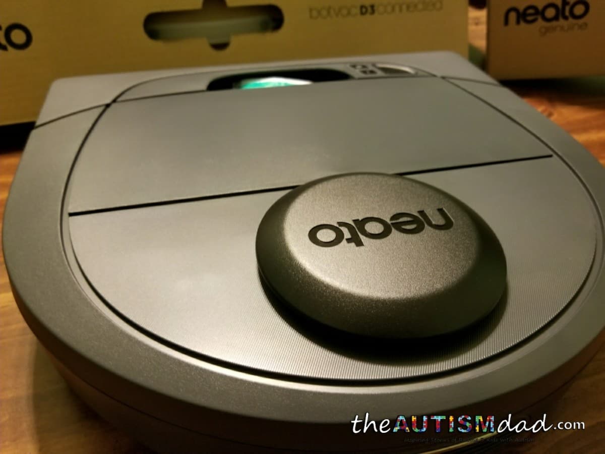 Review: The Botvac D3 Connected Robot Vacuum (@NeatoRobotics)