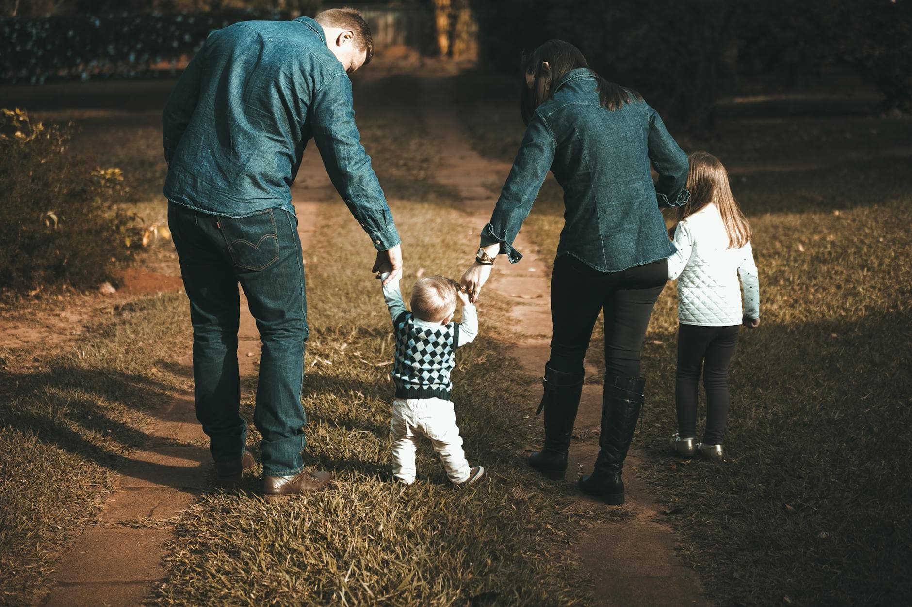 Saving Smarter: Practical Tips for Busy Parents to Build a Financial Safety Net