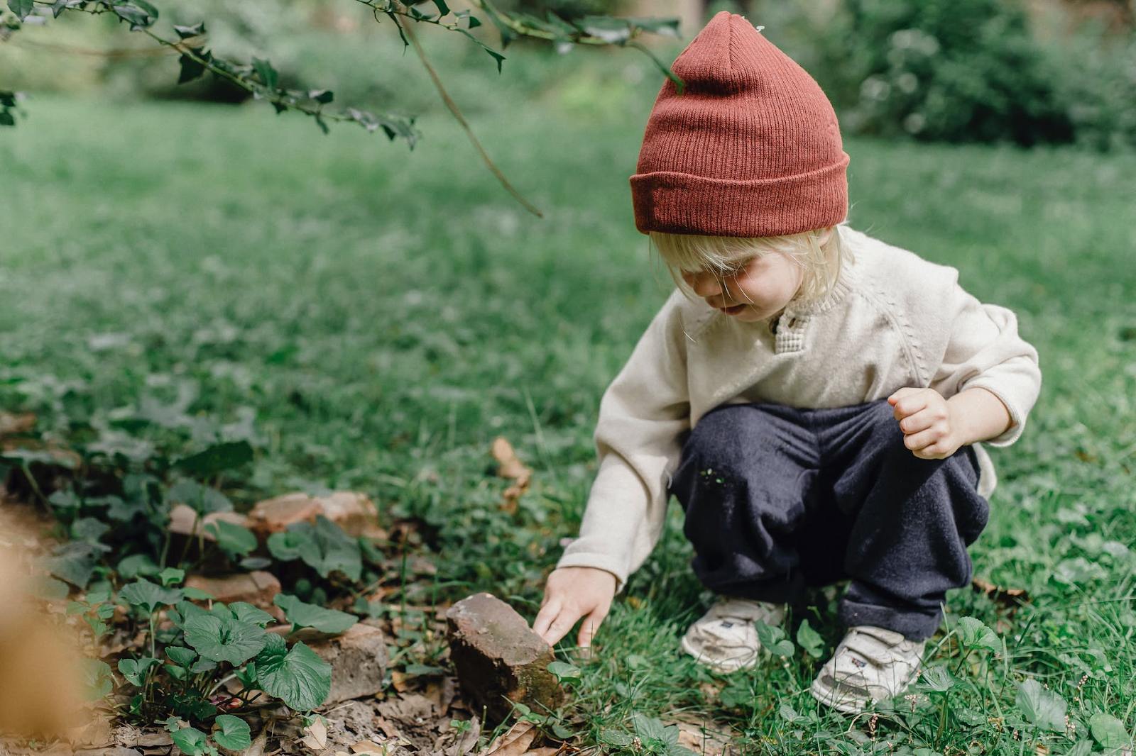 Read more about the article 11 Ways To Get Your Kids Outdoors