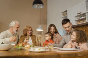 Read more about the article How to Juggle Elderly Parents and Younger Children